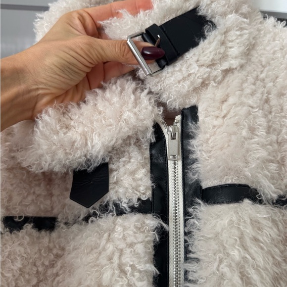 Women's Cozy Cream Teddy Jacket - Picture 3 of 8